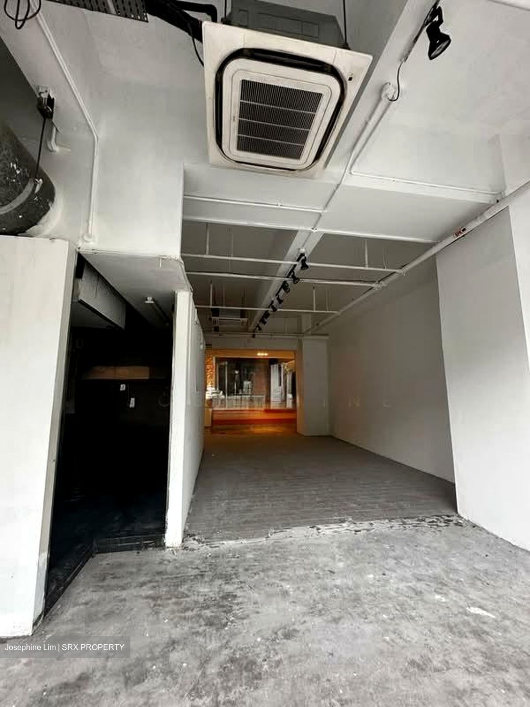 Ct Hub (D12), Retail #526334371